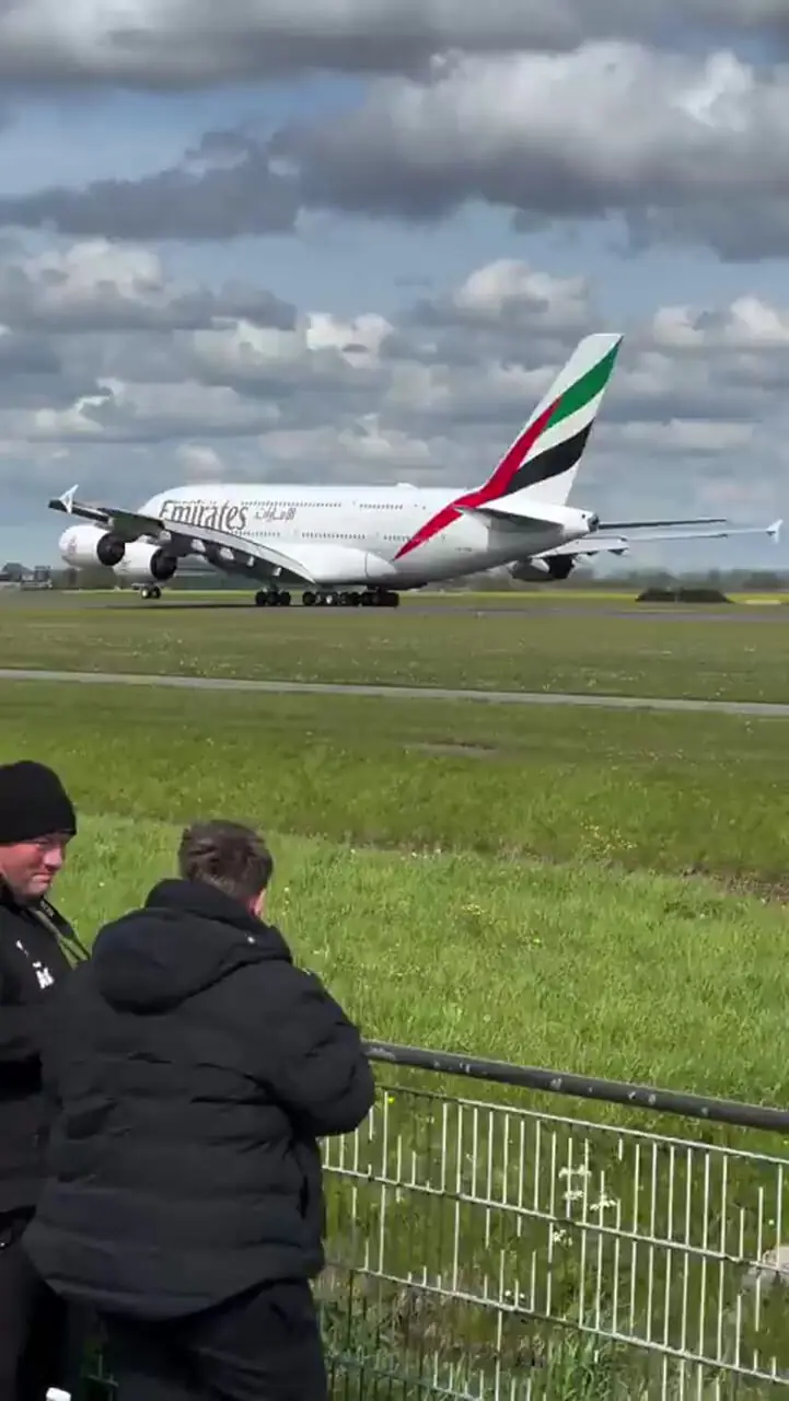 (ویدئو) نمایی باشکوه از تیک آف ایرباس A380 غول پیکر