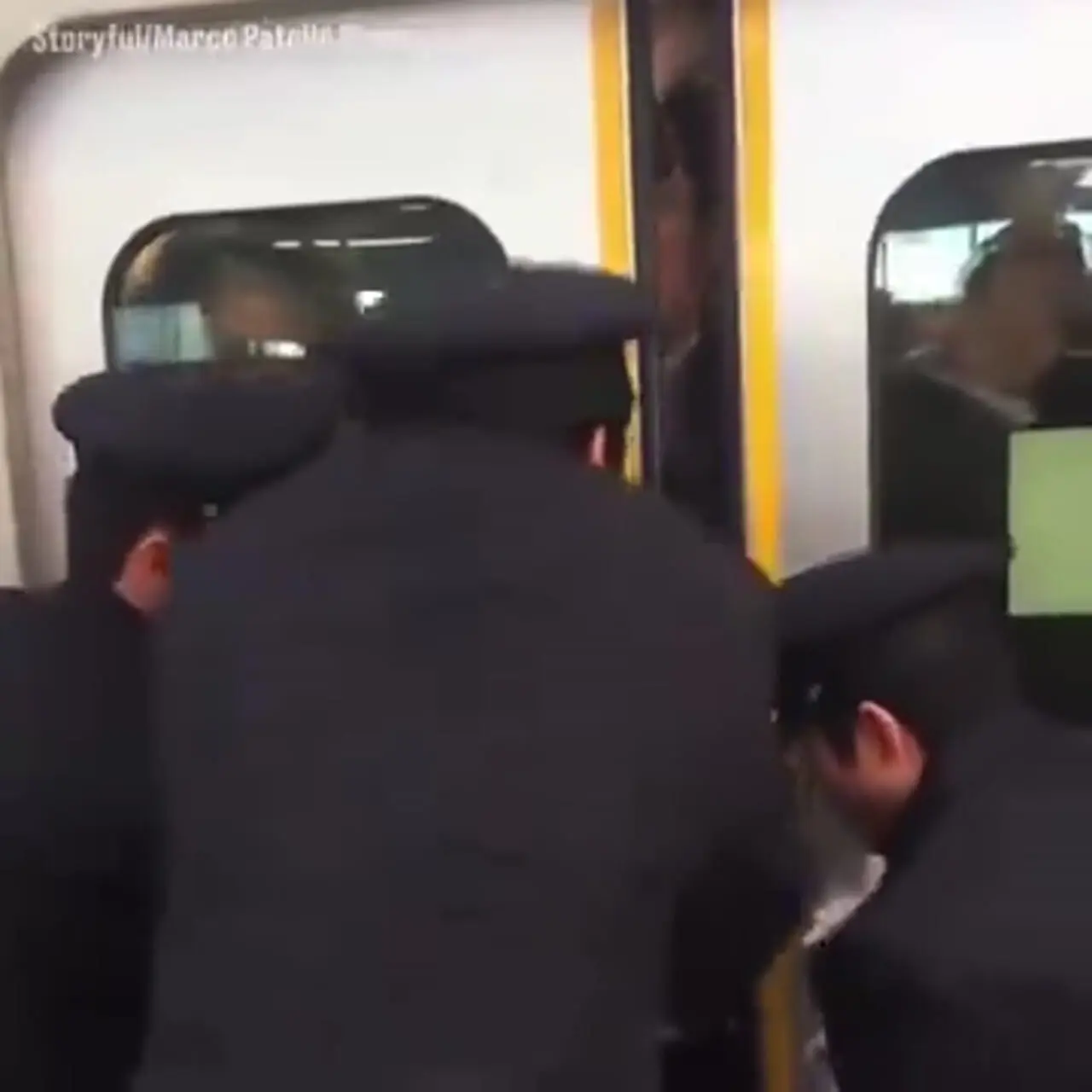 ویدئویی پر بازدید از وضعیت عجیب متروی ژاپن