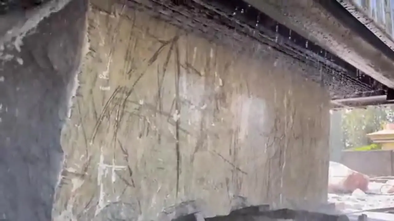 (ویدئو) روش های مدرن برش سنگ های عظیم در معادن پاکستان؛ از مرمر تا گرانیت