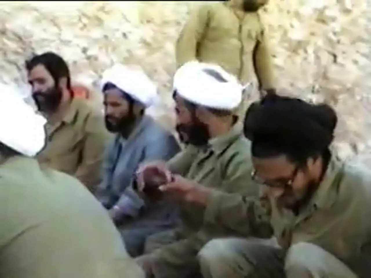 ببینید؛ سفر به تاریخ؛ «محمد باقر قالیباف» و «حسن رحیم‌پور ازغدی» در جبهه؛ سال 1365