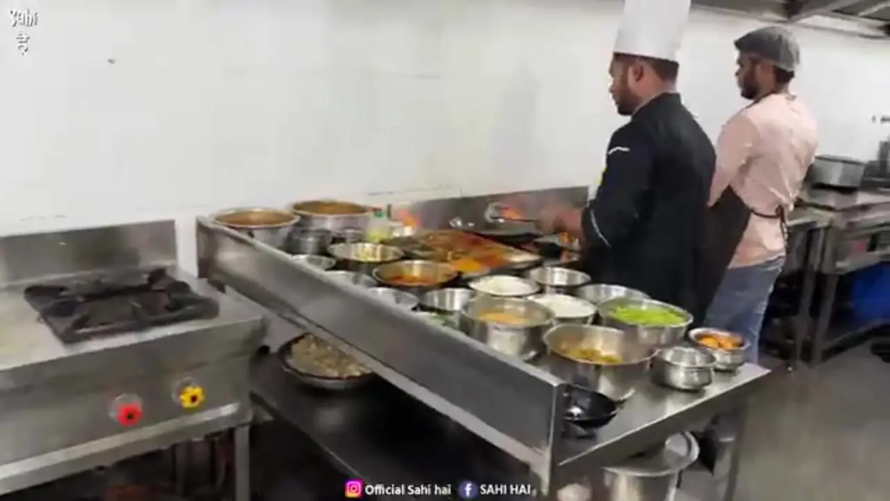 ببینید؛ غذای خیابانی در هند؛ پخت پانیر تیکه ماسالا و تهالی مخصوص در پنجاب