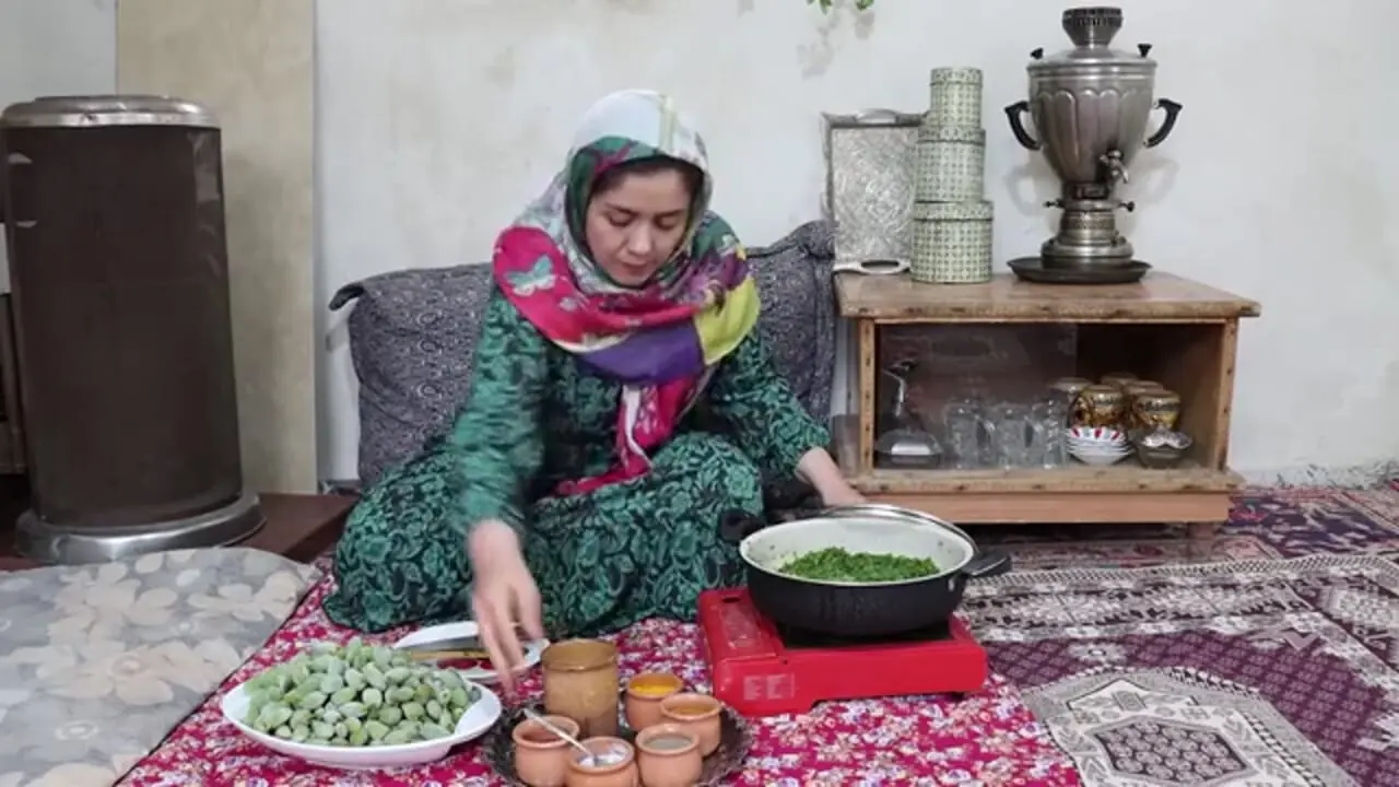 ببینید؛ غذای روستایی در ارومیه؛ پخت خورشت و تهیه ترشی