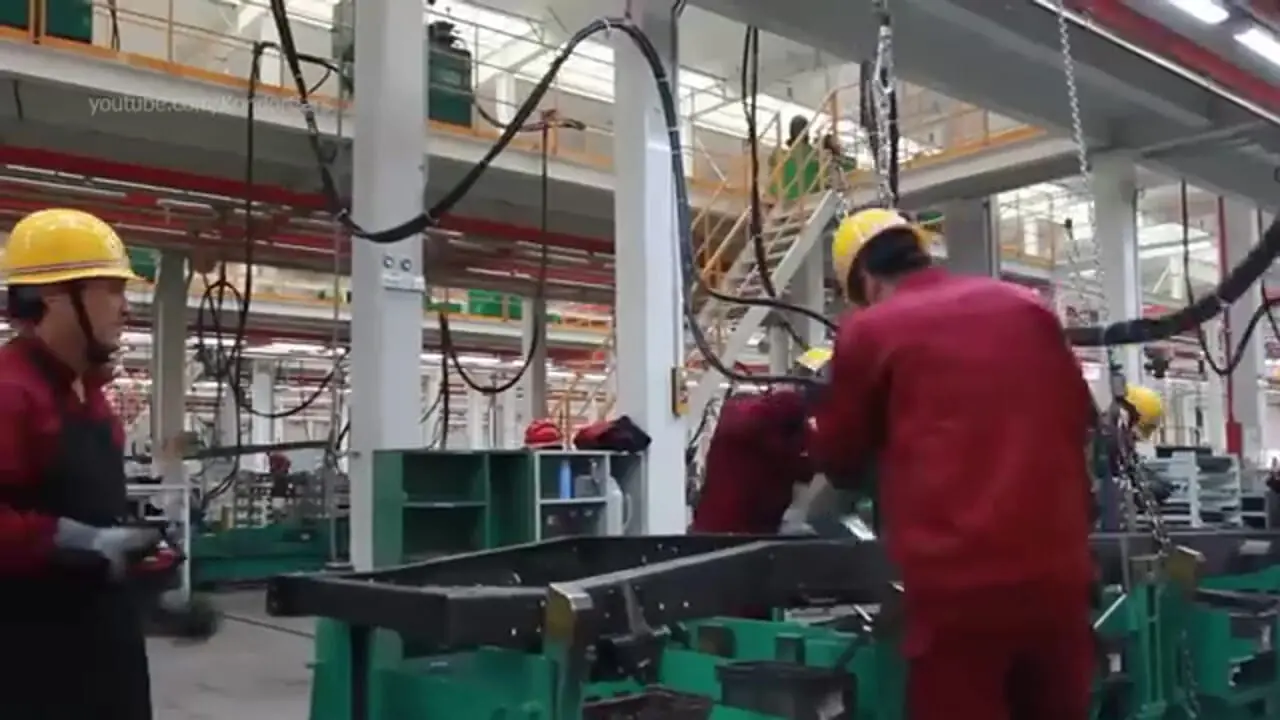 ببینید؛ مراحل دیدنی تولید کامیونت های JAC در کارخانه ای بزرگ در چین