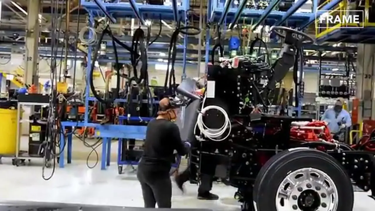 ببینید؛ نگاهی به خط تولید کامیون قدرتمند فورد F-MAX در ترکیه