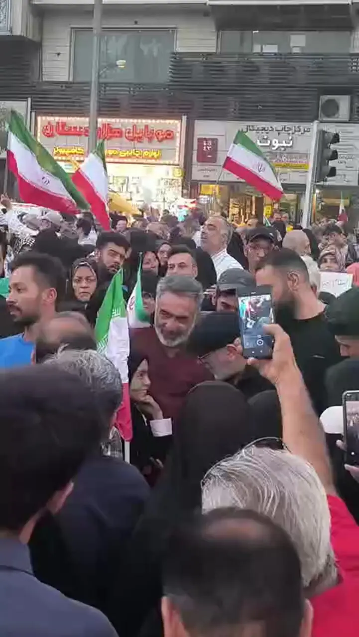 ببینید؛ اولین تصویر از سردار قاآنی بعد از جنگ ۱۲ روزه؛ حضور در جشن پیروزی در تهران