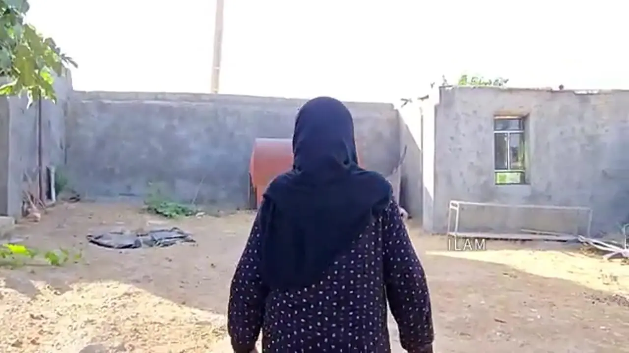ببینید؛ غذای روستایی در ایران؛ تهیه دوغ و کره سنتی توسط مادربزرگ ایلامی