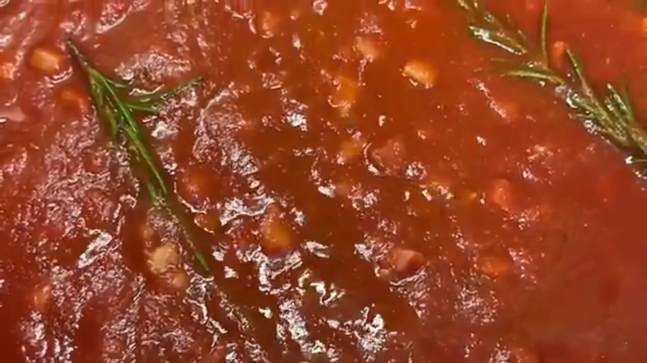 ببینید؛ طرز تهیه یک پاستای خوشمزه با بادمجان توسط آشپز مشهور ایتالیایی