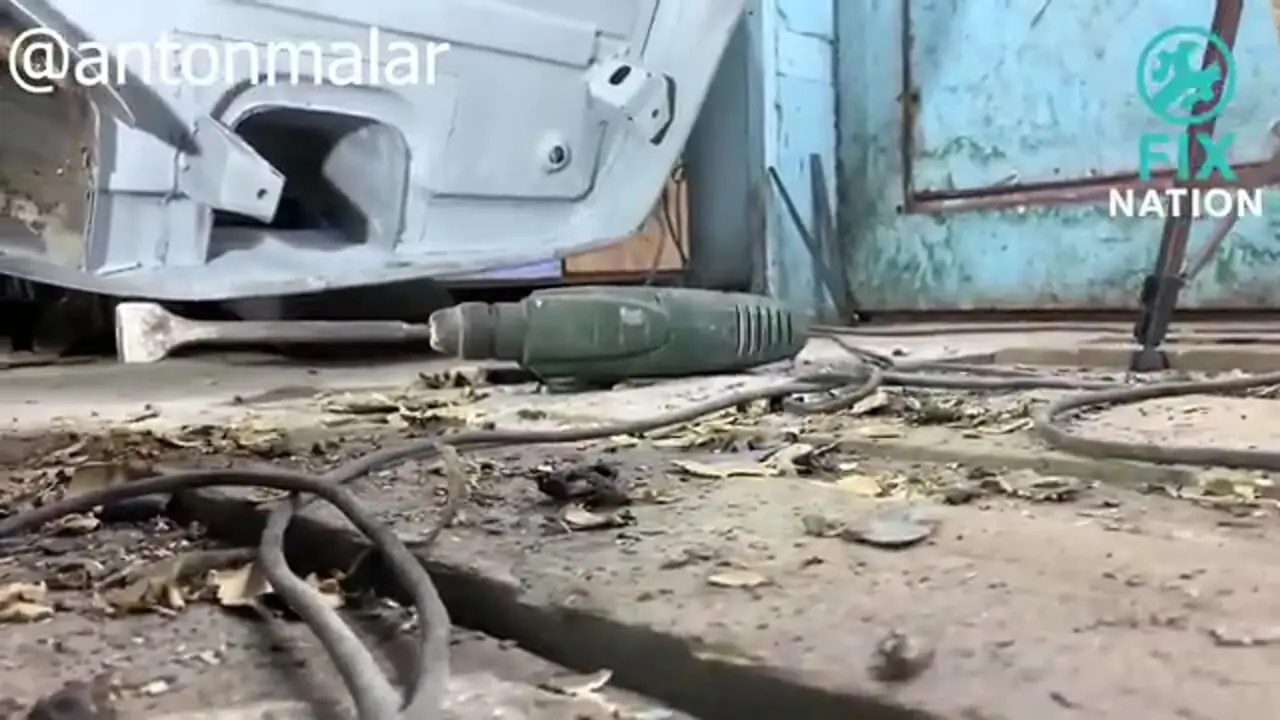 ببینید؛ فرآیند تعمیر و بازسازی یک بی ام و قدیمی و زنگ زده
