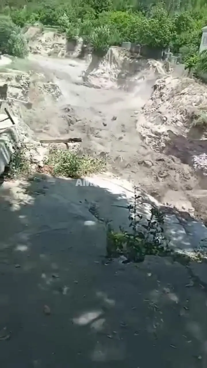 ببینید؛ لحظه وحشتناک ورود سیل به روستایی در مازندران