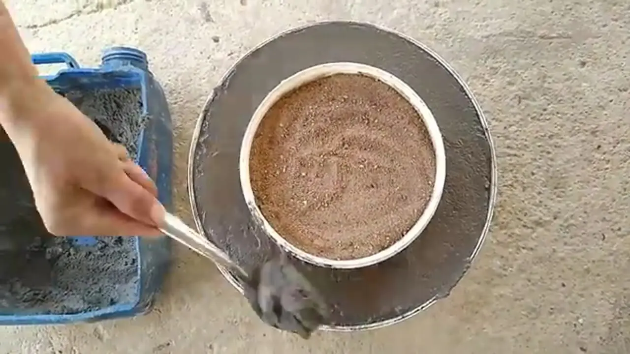 ببینید؛ نحوه ساخت یک اجاق هیزمی ساده با سطل رنگ و سیمان به روش استاد مکزیکی