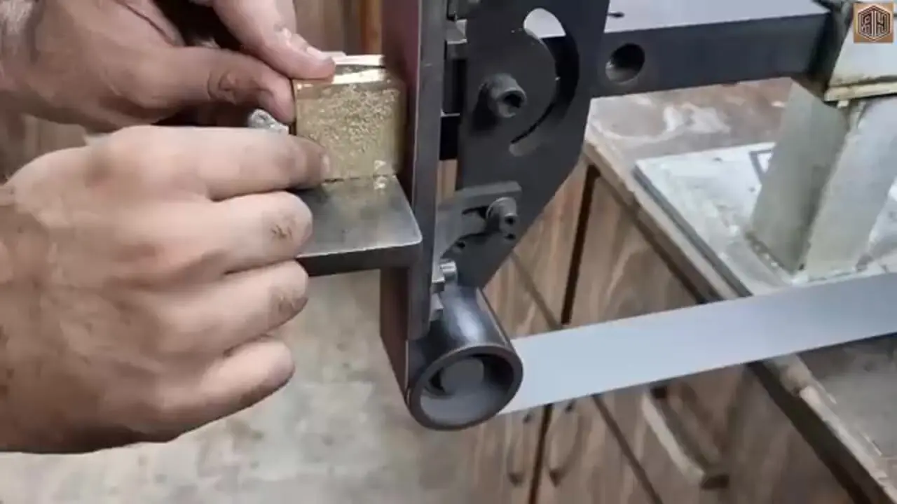 ببینید؛ نحوه ساخت شمشیر ناگیناتای سامورایی با استفاده از یک آچار قدیمی
