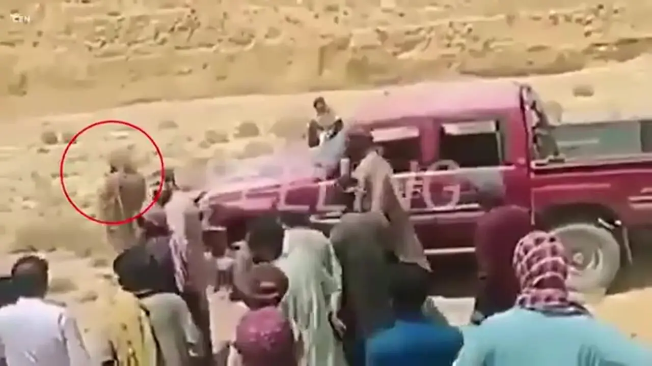 ببینید؛ لحظه هولناک قتل مرد و زن جوان پاکستانی به اتهام ازدواج بدون رضایت خانواده