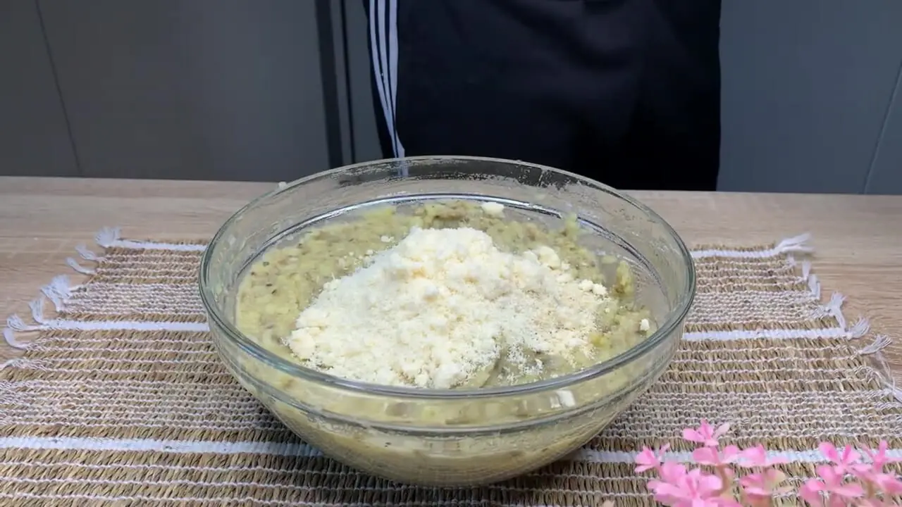 ببینید؛ طرز تهیه یک غذای فوری ایتالیایی با بادمجان و سیب زمینی