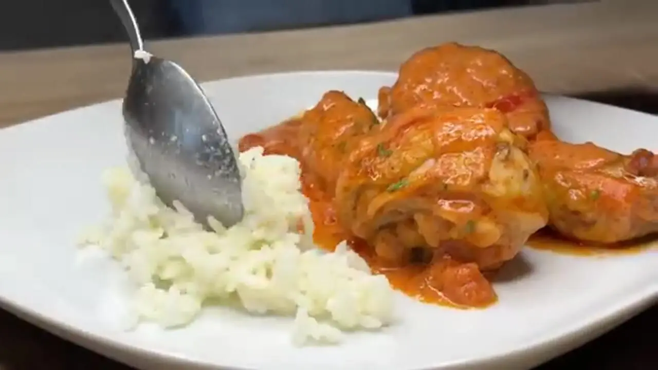 ببینید؛ طرز تهیه خوراک مرغ مجاری با ۶ ران مرغ توسط آشپز ماهر ایتالیایی