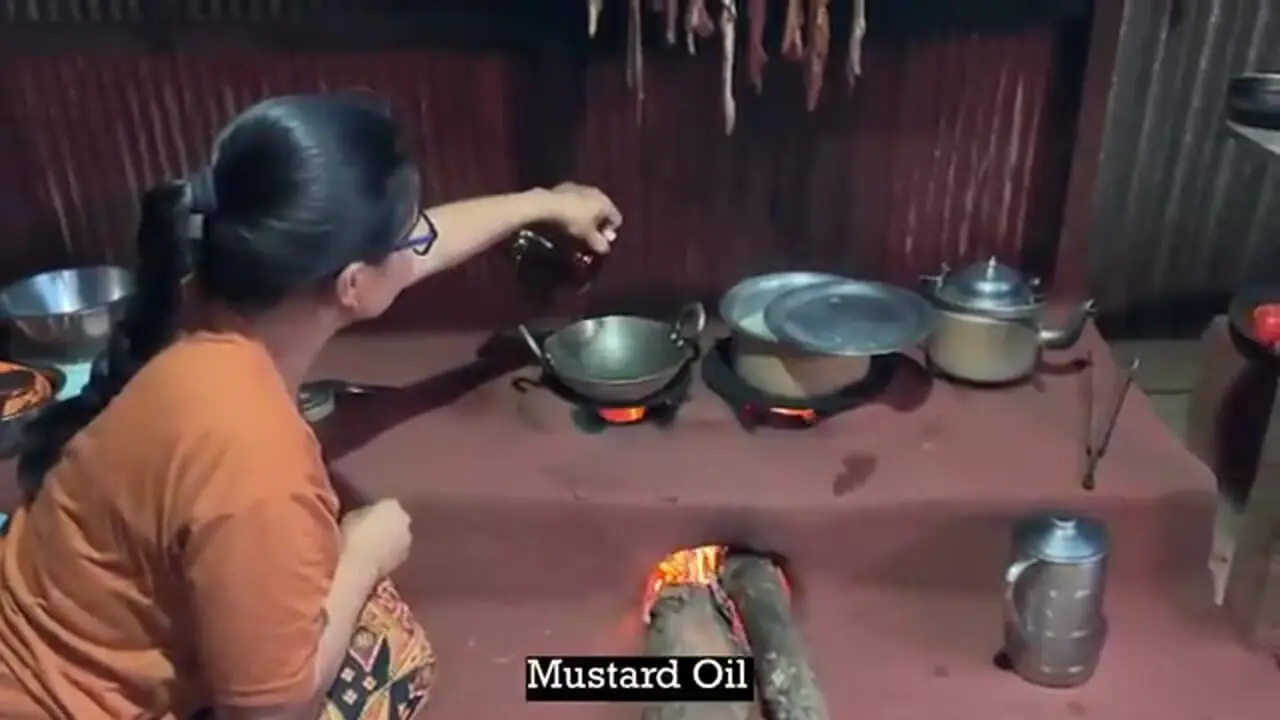 ببینید؛ غذای روستایی در نپال؛ پخت خوراک کاری با گوشت گاومیش در کوهستان