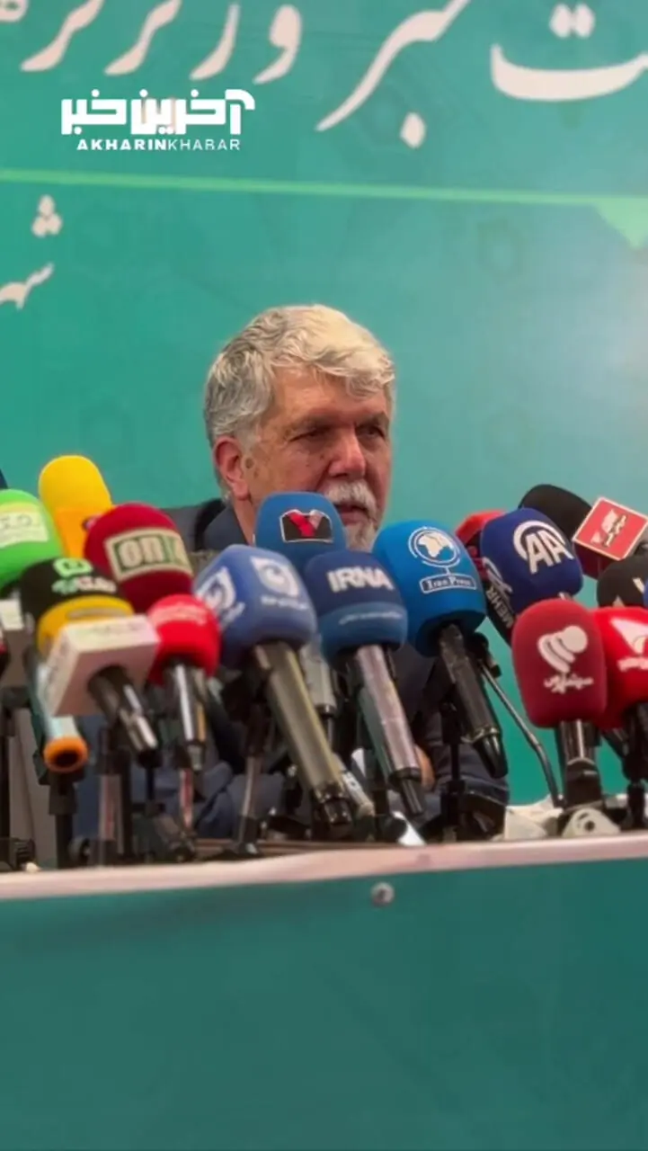 ببینید؛ واکنش عباس صالحی به توهین زینب موسوی به شاهنامه