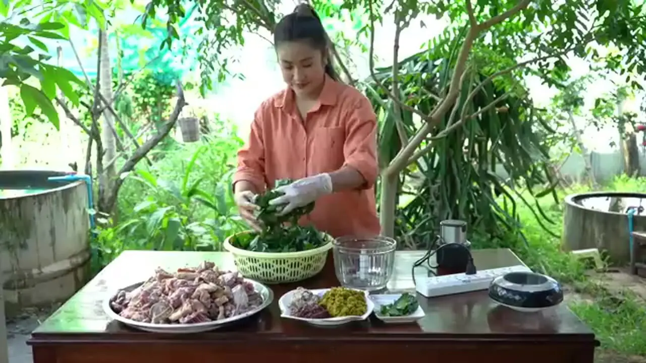 ببینید؛ غذای روستایی در چین؛ پخت غذا با اردک کبابی توسط آشپز چینی