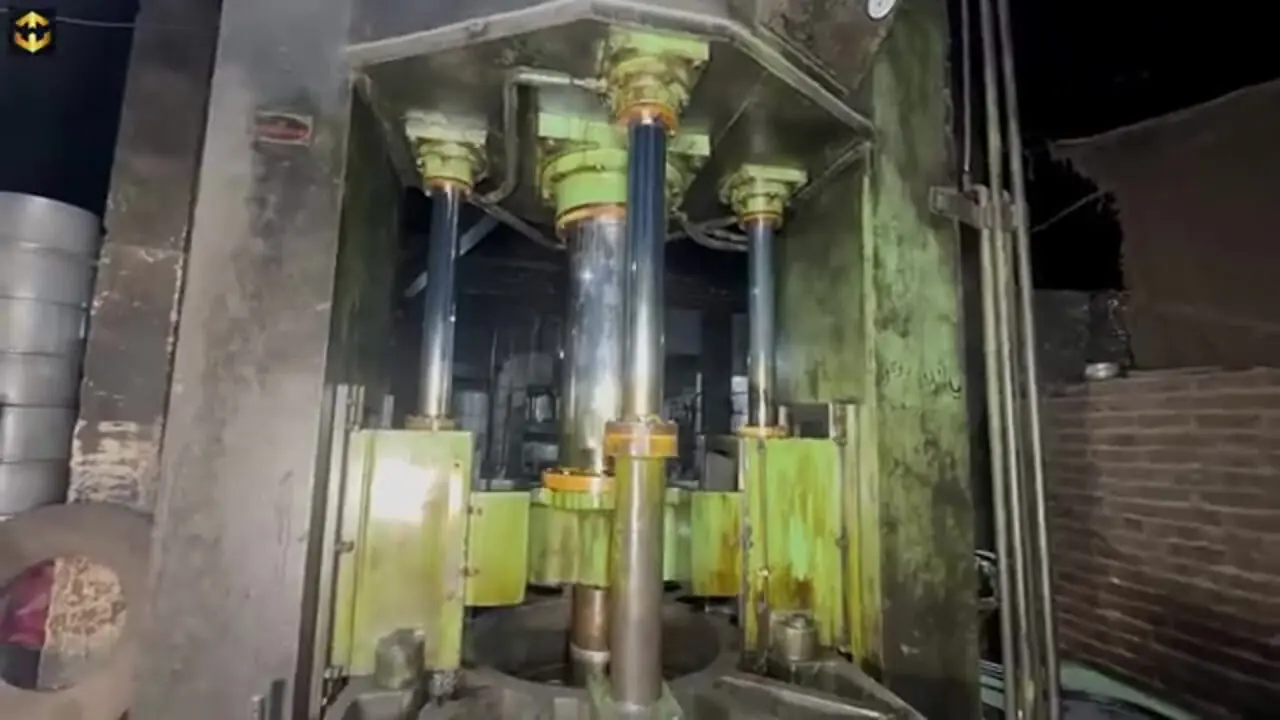 نگاهی به مراحل تولید قابلمه های بزرگ از طریق بازیافت ضایعات آلومینیومی در پاکستان