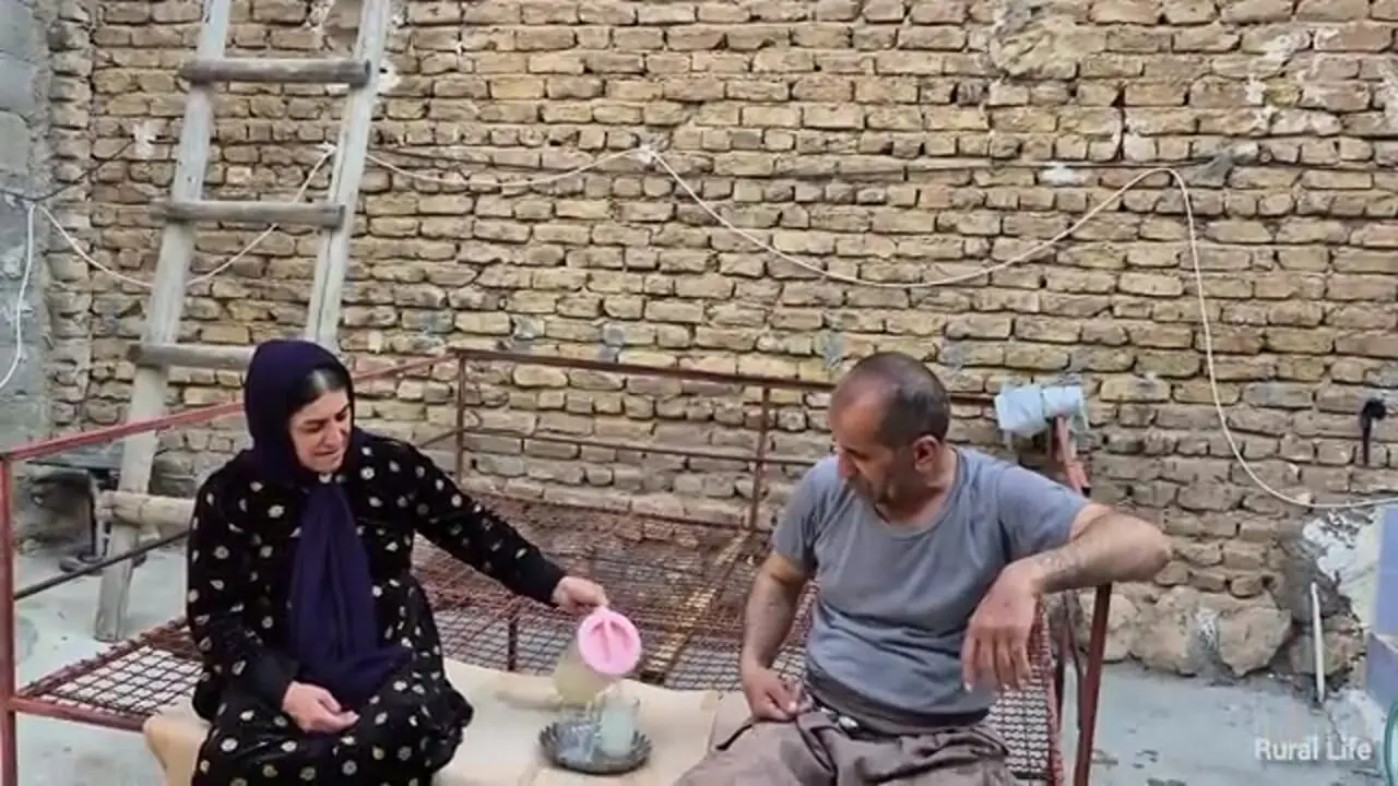 ببینید؛ غذای روستایی در ایران؛ پخت املت سنتی توسط بانوی روستایی
