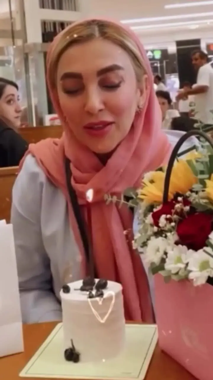 ببینید؛ تصویری از جشن تولد ۵۲ سالگی ژیلا صادقی در آمریکا