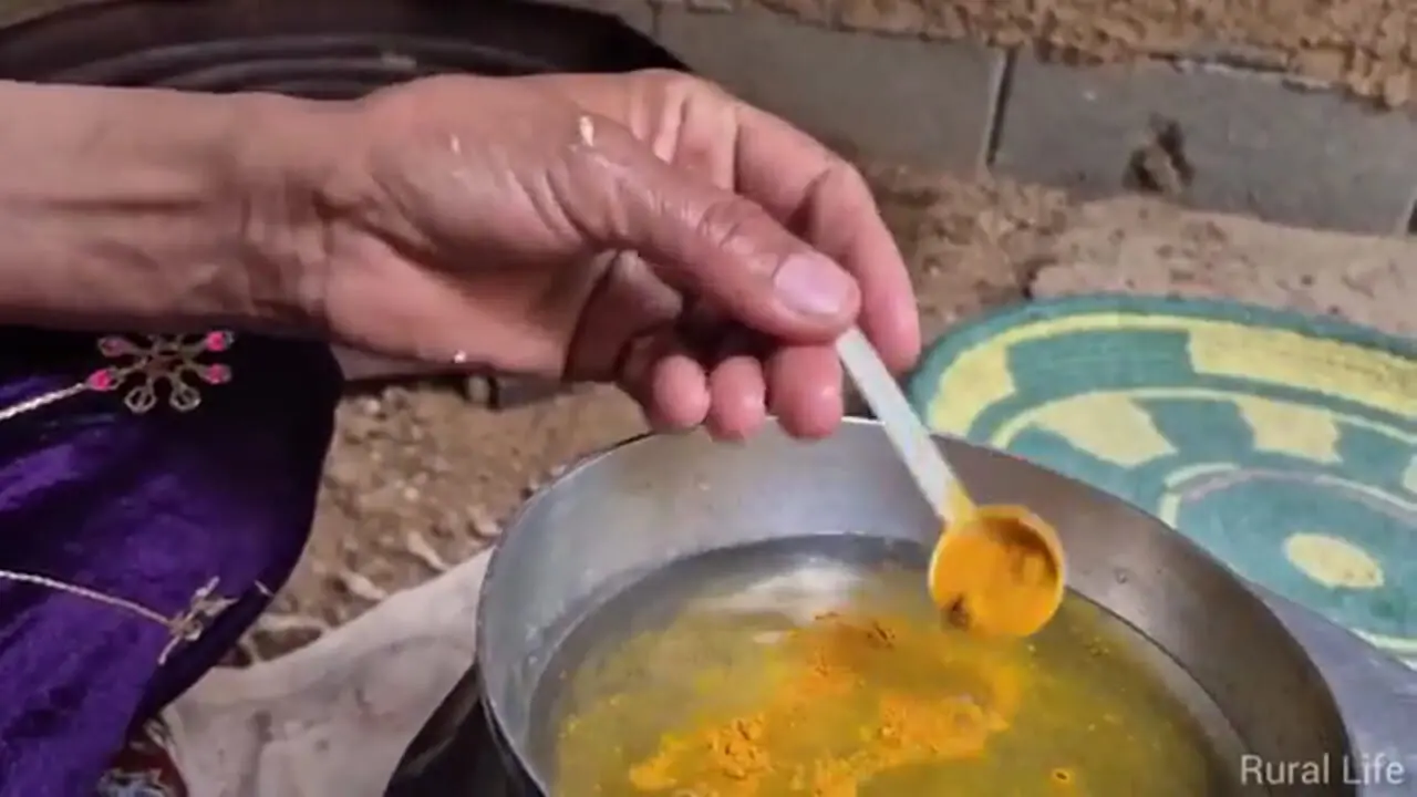 غذای روستایی در ایران؛ پخت نان سنتی و تهیه کره محلی
