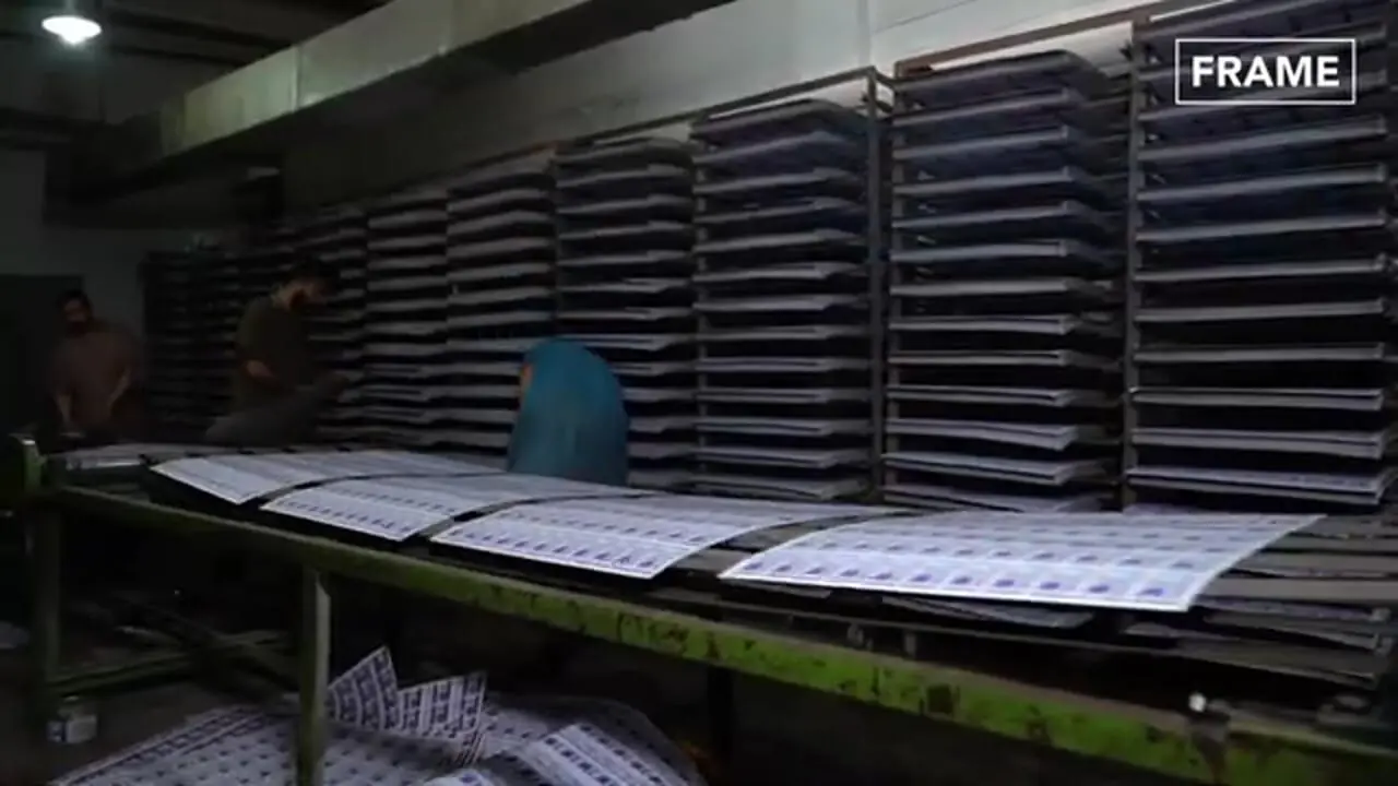 مراحل تماشایی تولید میلیاردها کبریت در پاکستان