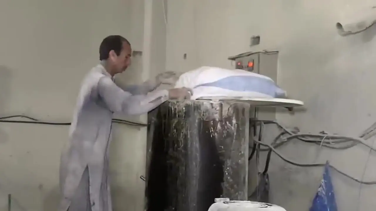 چگونه بطری های پلاستیکی دورریز به لوله پلیکا ساخته می شود؟