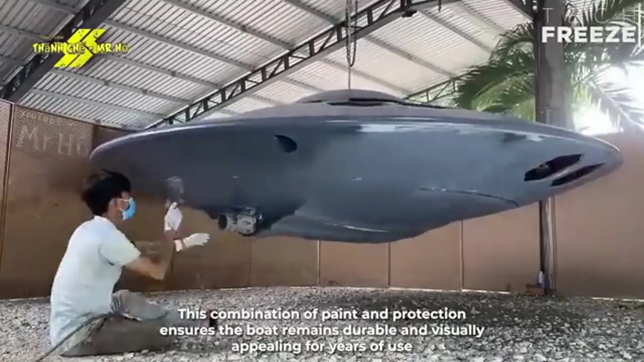 مراحل ساخت یک قایق شبیه بشقاب پرنده به روش ویتنامی