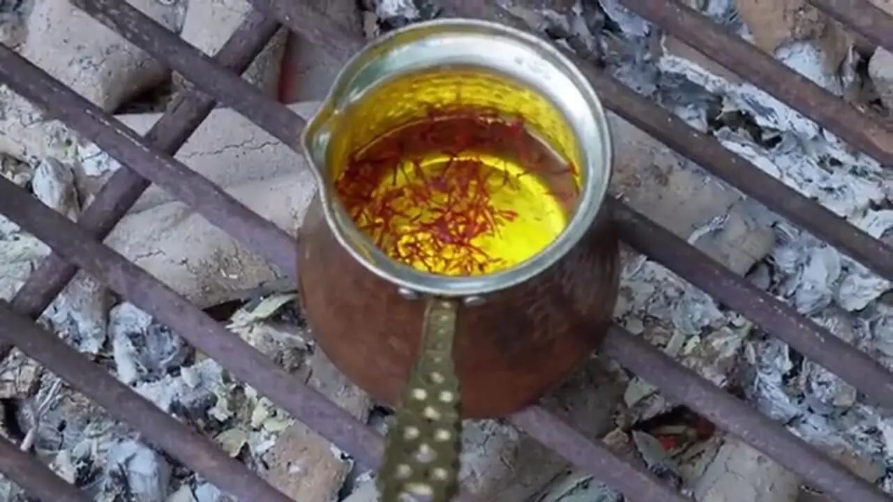 غذای روستایی در آذربایجان؛ پخت ازبکی پلو و گوشت بره در دل کدو تنبل