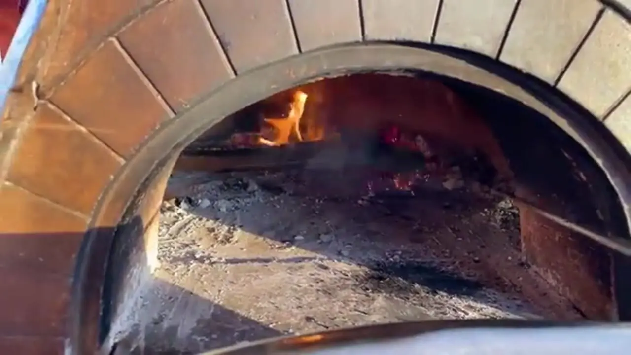 ببینید| غذای روستایی در اوکراین؛ پخت دو غذای متفاوت با مارماهی رودخانه ای