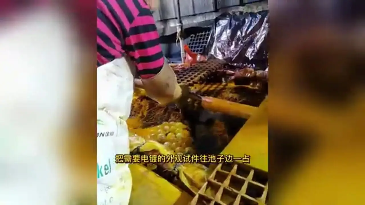 ببینید| مراحل دیدنی بازسازی خودروی گاز افسانه ای شوروی سابق مدل 1953