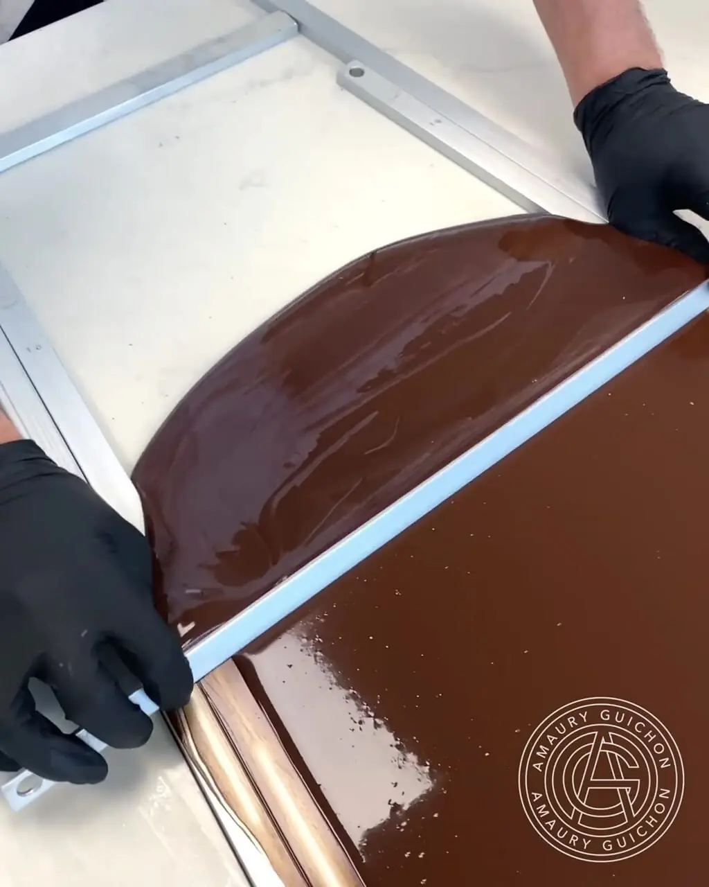 فرآیند ساخت یک نهنگ شگفت انگیز با 40 کیلو شکلات در 4 روز