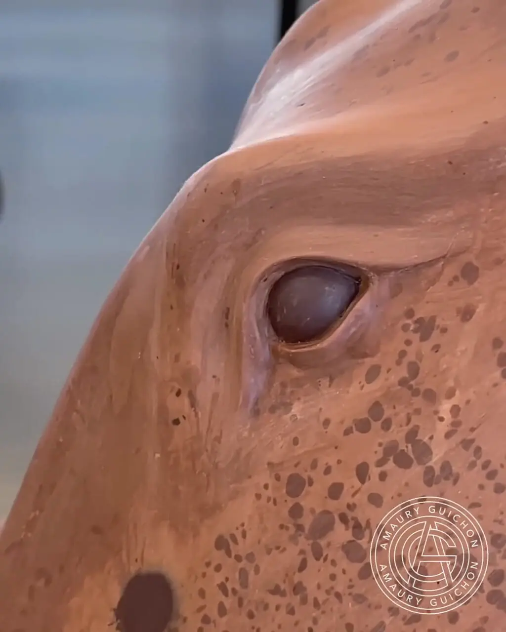 مراحل دیدنی ساخت یک کروکودیل 2 متری با شکلات خالص