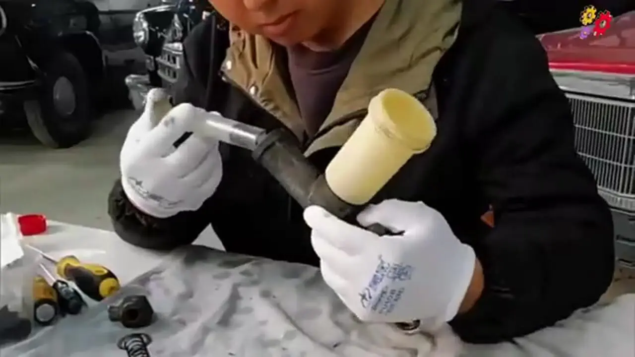 مراحل بازسازی یک خودروی ولگای کمیاب تولید شوروی سابق مدل سال 1970