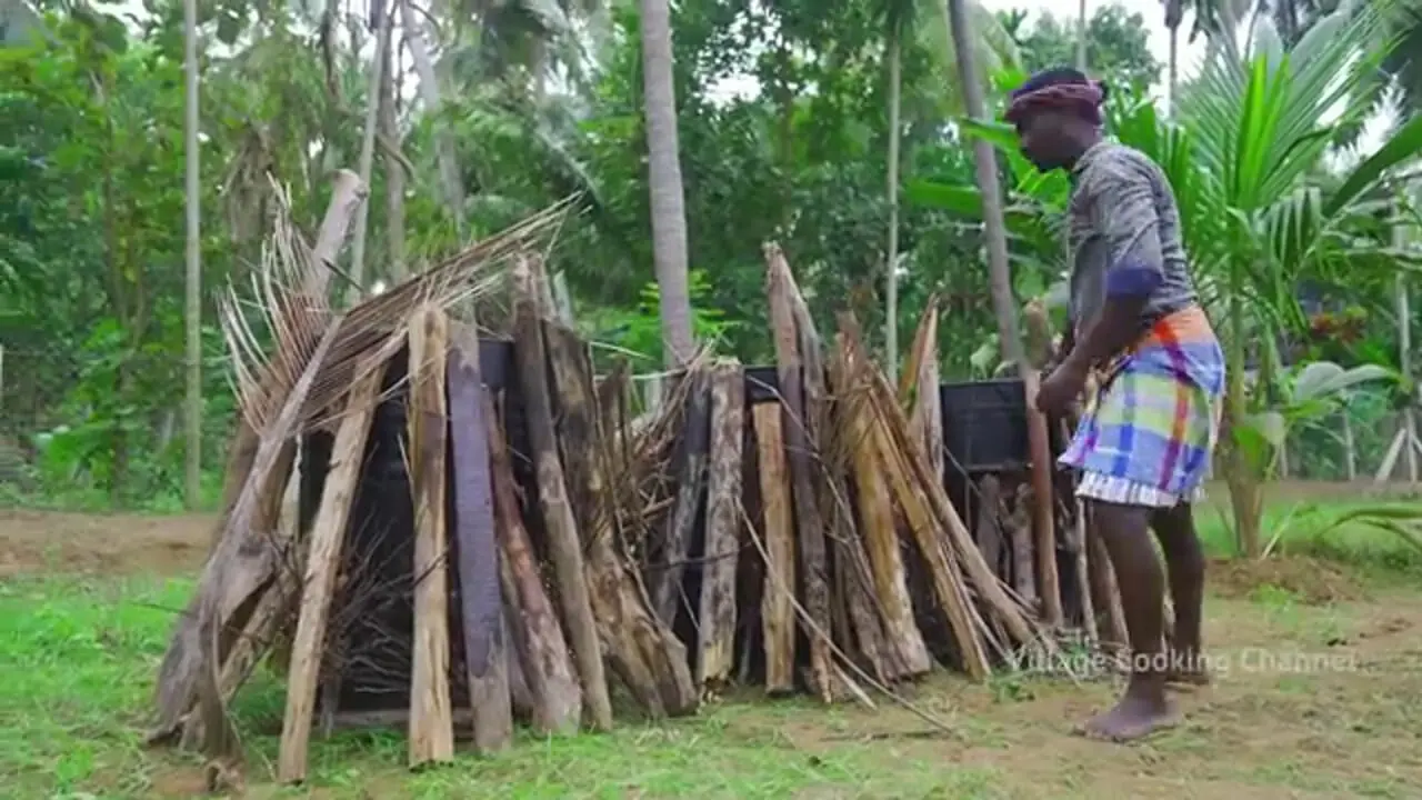 غذای روستایی در هند؛ کباب کردن 3 بز کامل در بشکه در طبیعت