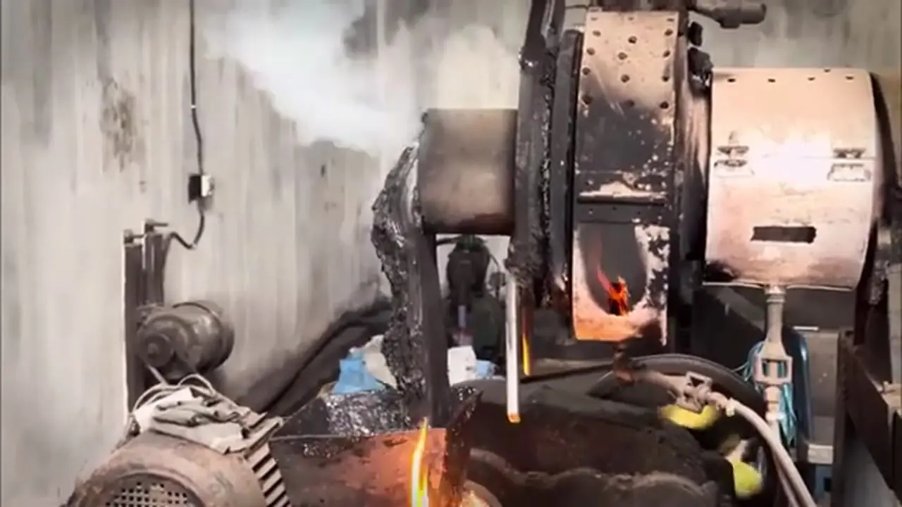 مراحل تولید صندلی از طریق بازیافت گونی های پلاستیکی در پاکستان