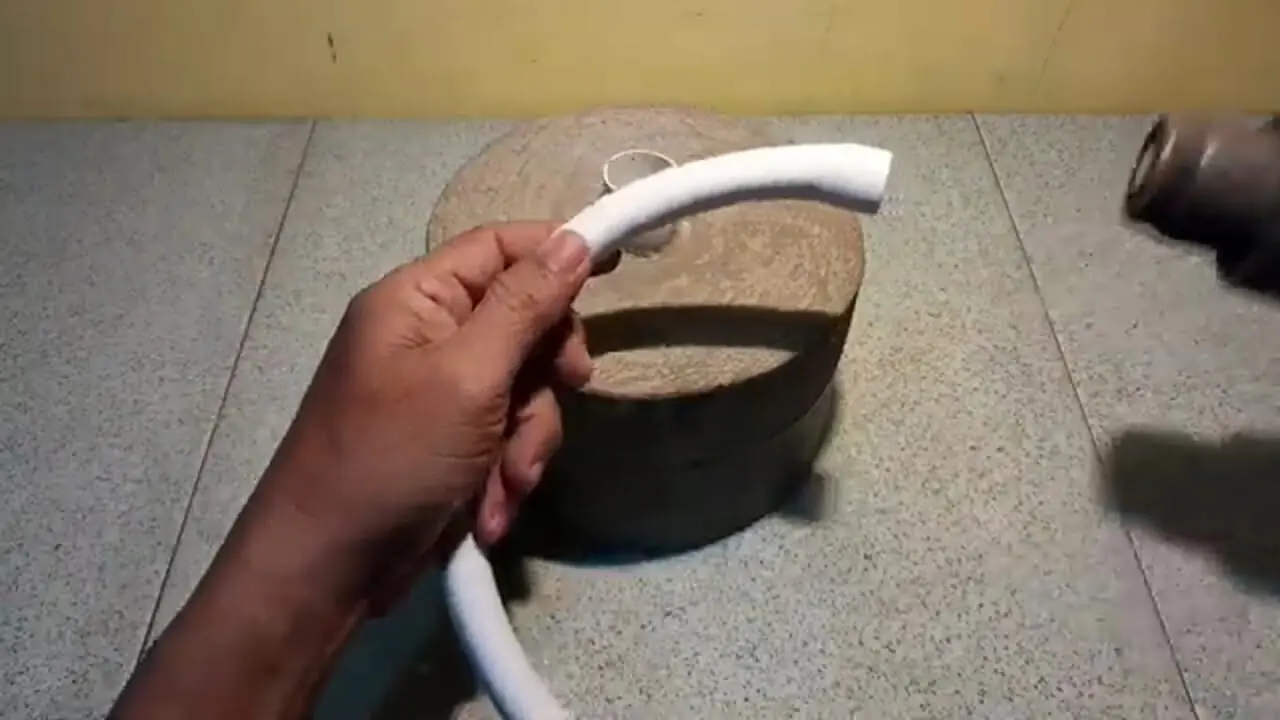 نحوه ساخت یک لوستر زیبا با لوله PVC و لامپ LED و به روش استاد اندونزیایی