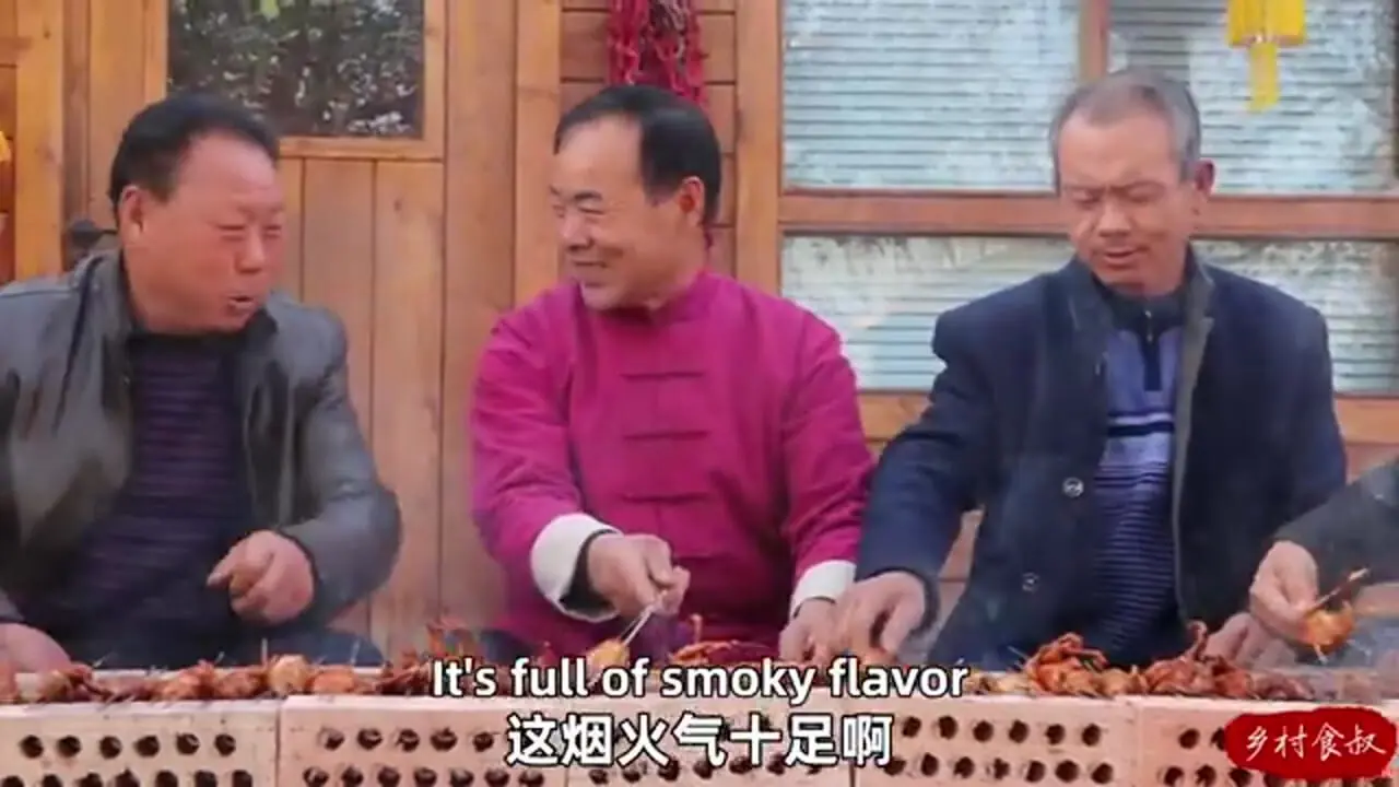 غذای روستایی در چین؛ کباب کردن 40 بلدرچین به روش آشپز معروف روستایی