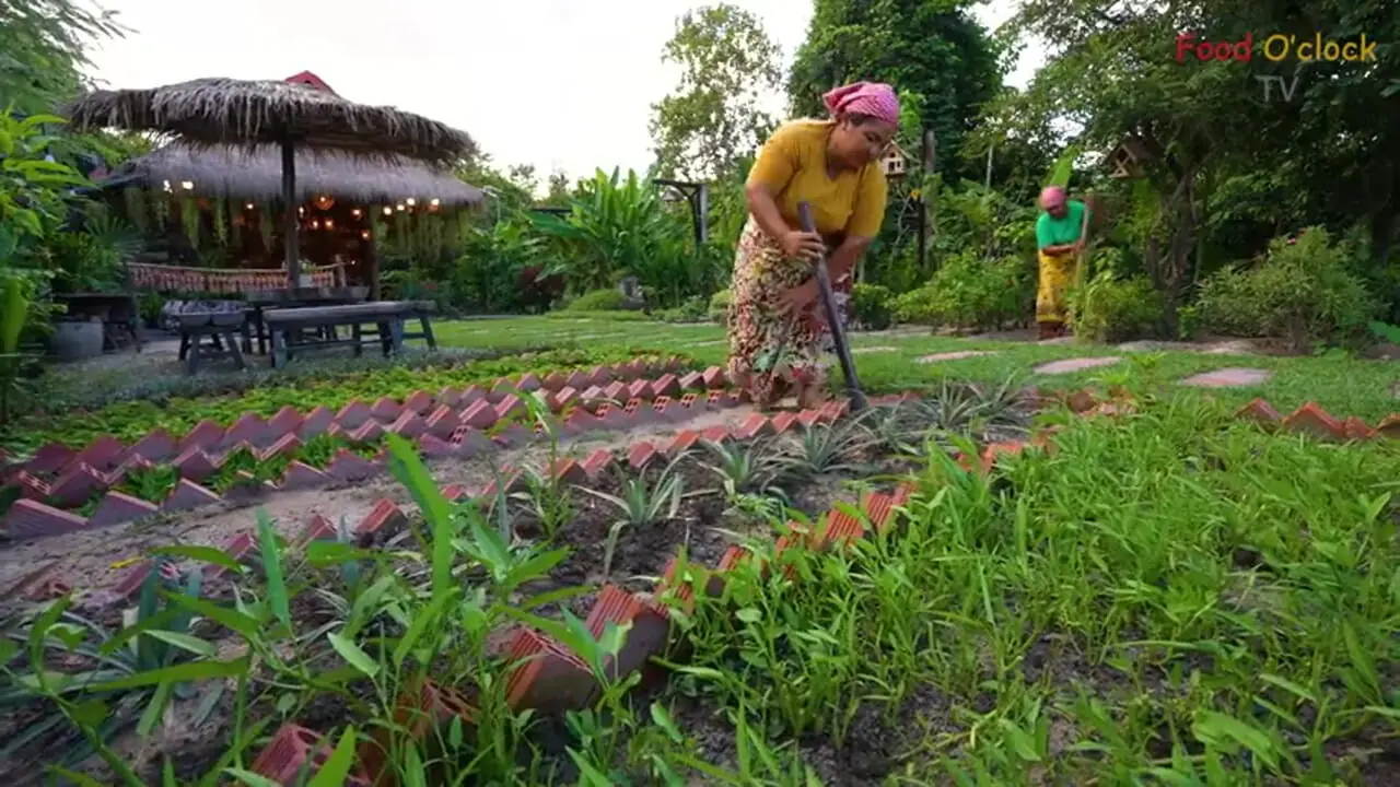 غذای روستایی در سنگاپور؛ صید قورباغه از شالیزار و کباب کردن آن ها روی آتش