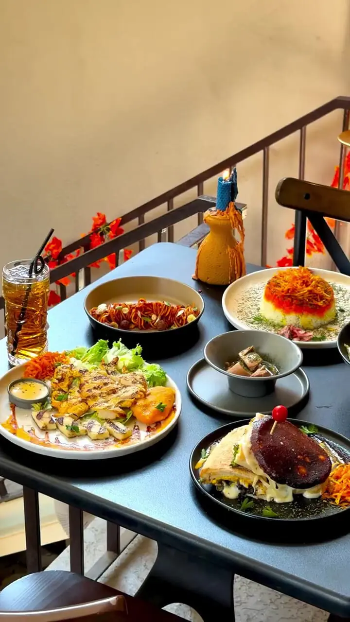 ببینید؛ دکوارسیون خاص کافه بازیگر سریال دودکش جلب توجه‌ کرد