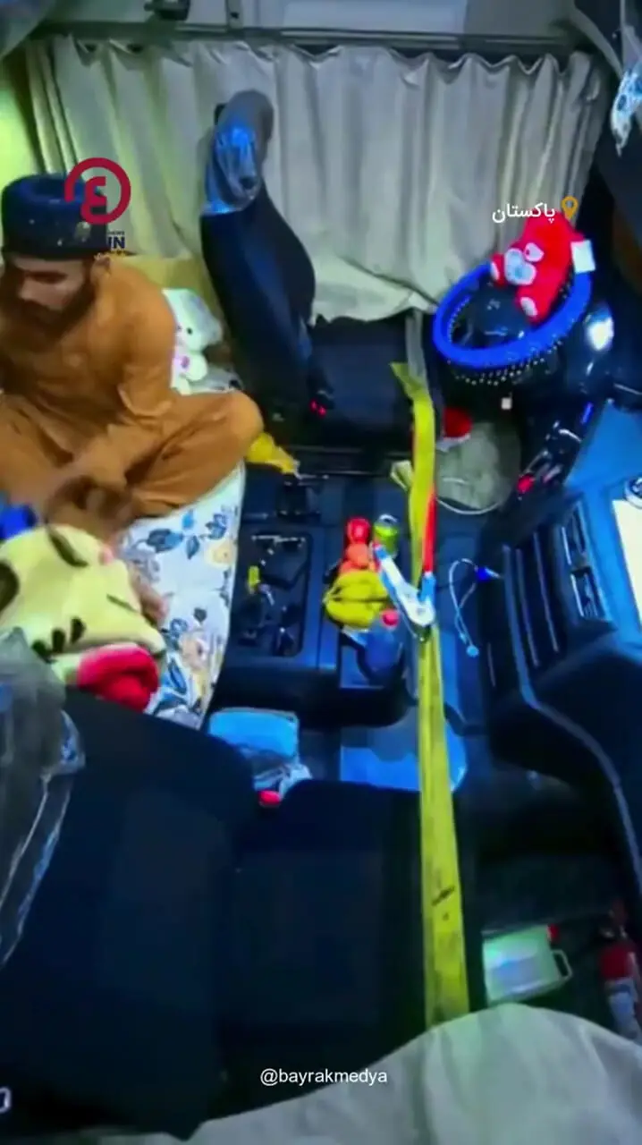 ببینید؛ روش عجیب یک راننده پاکستانی برای جلوگیری از سرقت کامیون در زمان استراحتش