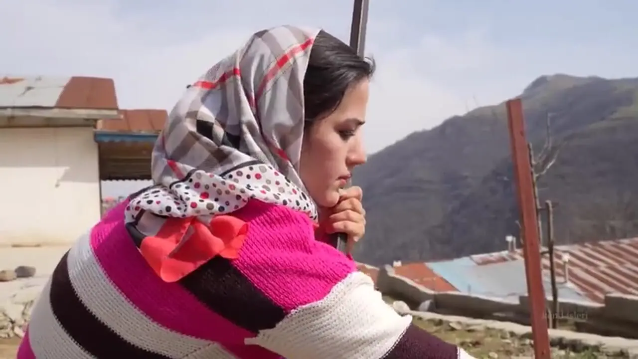 غذای روستایی در ایران؛ کباب بره کامل و پخت نان تافتون