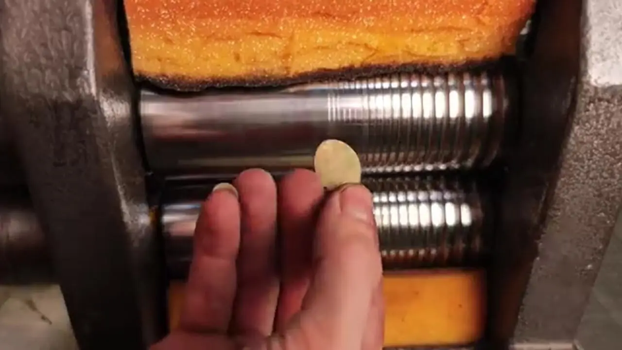 مراحل ساخت یک چراغ جادوی علاءالدین مینیاتوری در خانه