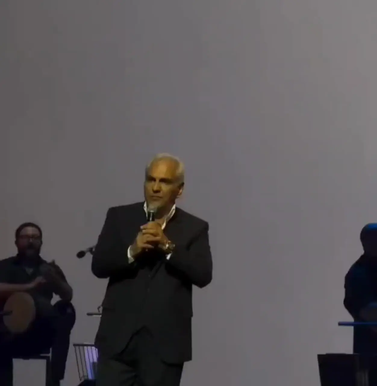 مهران مدیری: امیدوارم فصل سوم مرد هزارچهره برای نوروز آماده شود