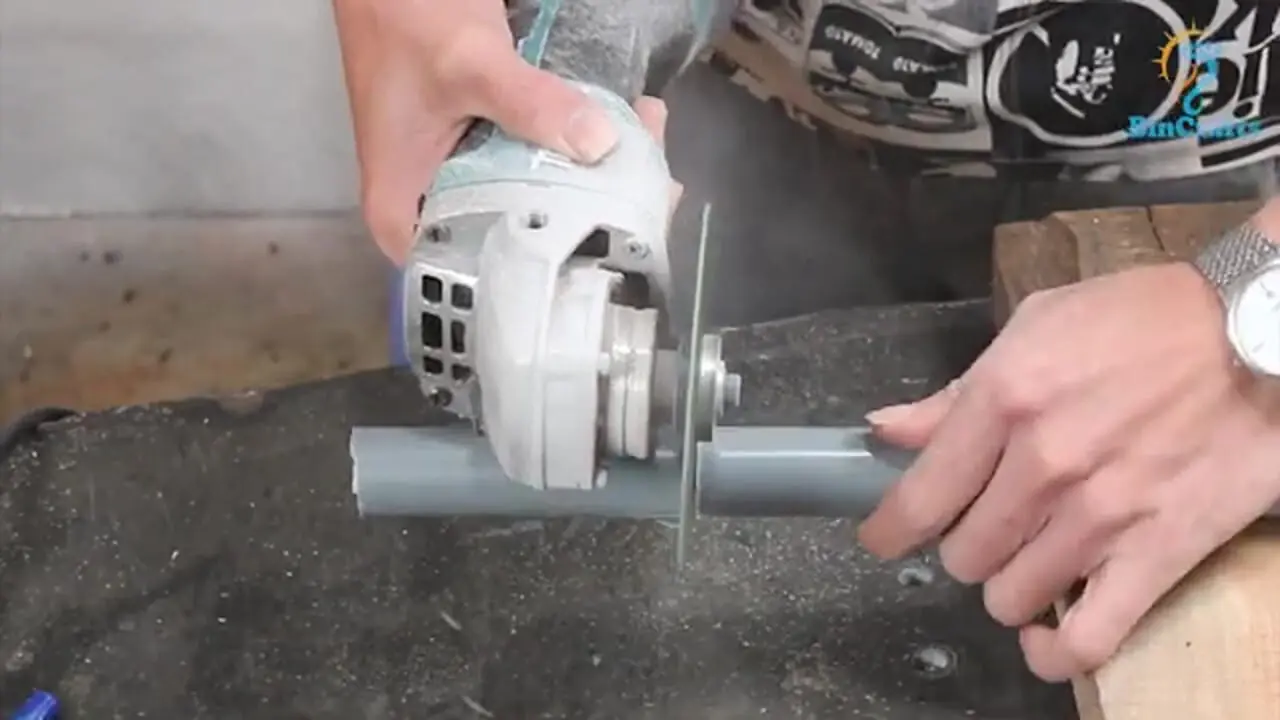 ببینید| نحوه ساخت یک چراغ دیواری خاص به شکل پروانه در خانه