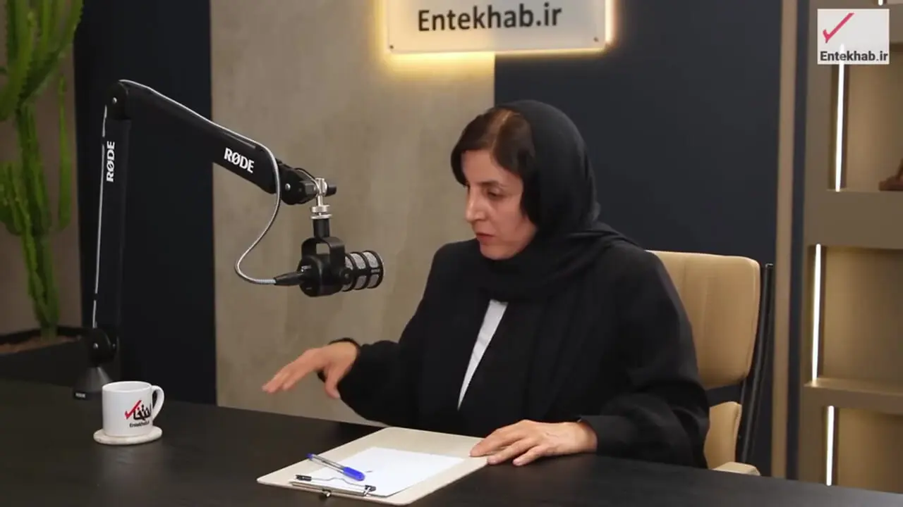 ببینید؛ مناظره سیمین کاظمی با همتیار قاضی پیشین دیوان عالی در رابطه با پرونده پژمان جمشیدی