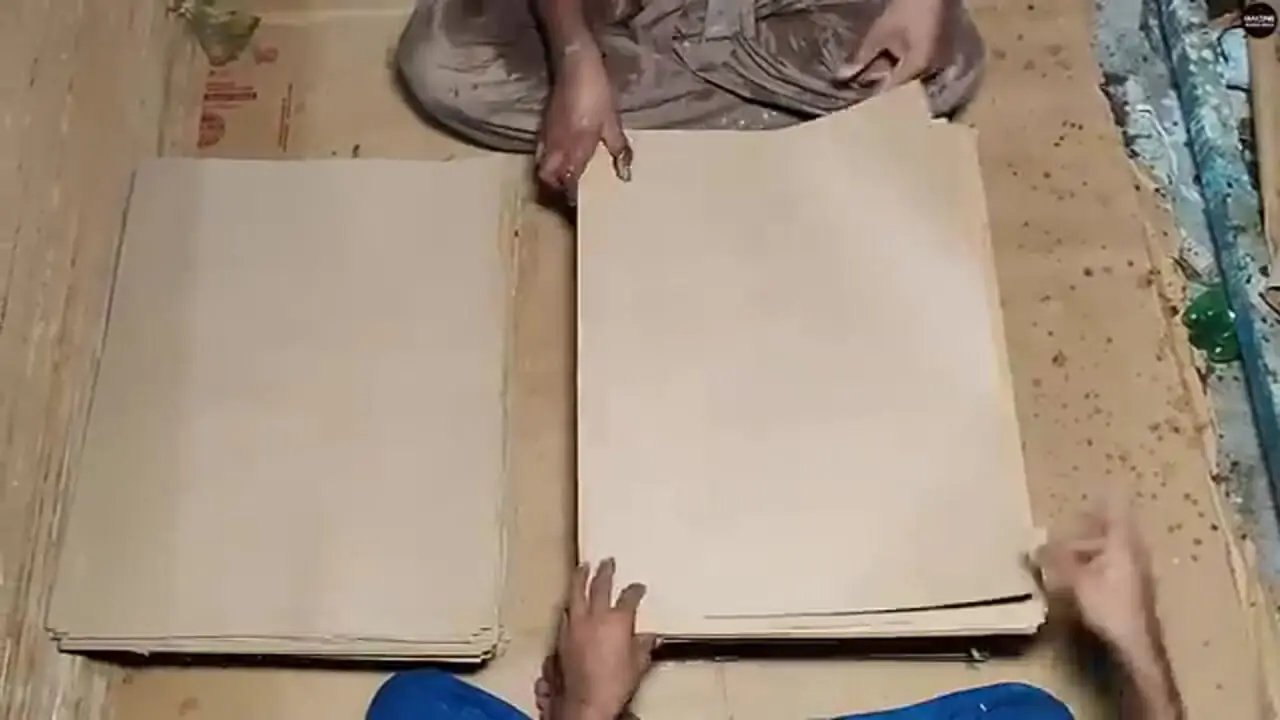 ببینید| فرآیند تولید انبوه جعبه پیتزا در کارگاهی در پاکستان