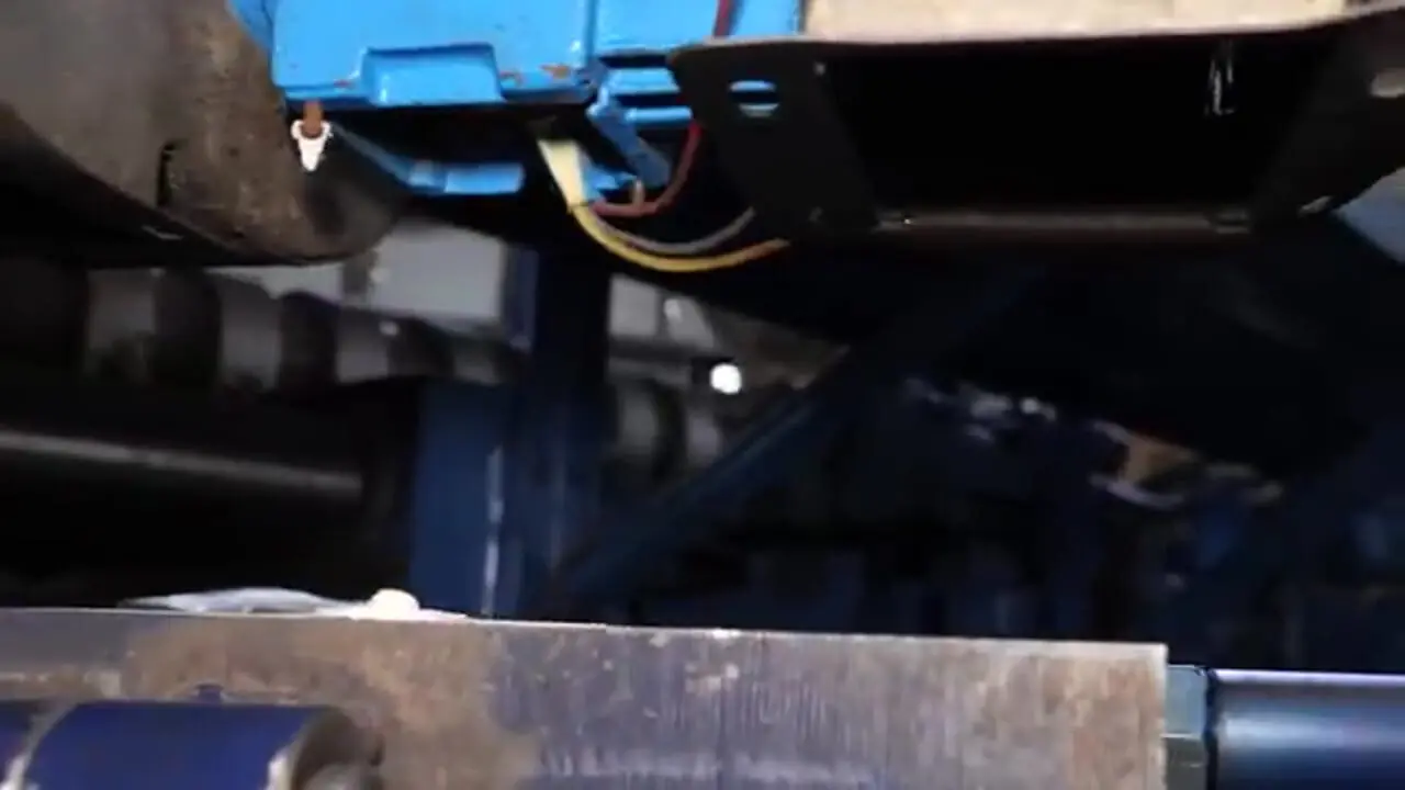 ببینید| فرآیند تماشایی تولید چکمه در کارخانه ای در کره جنوبی