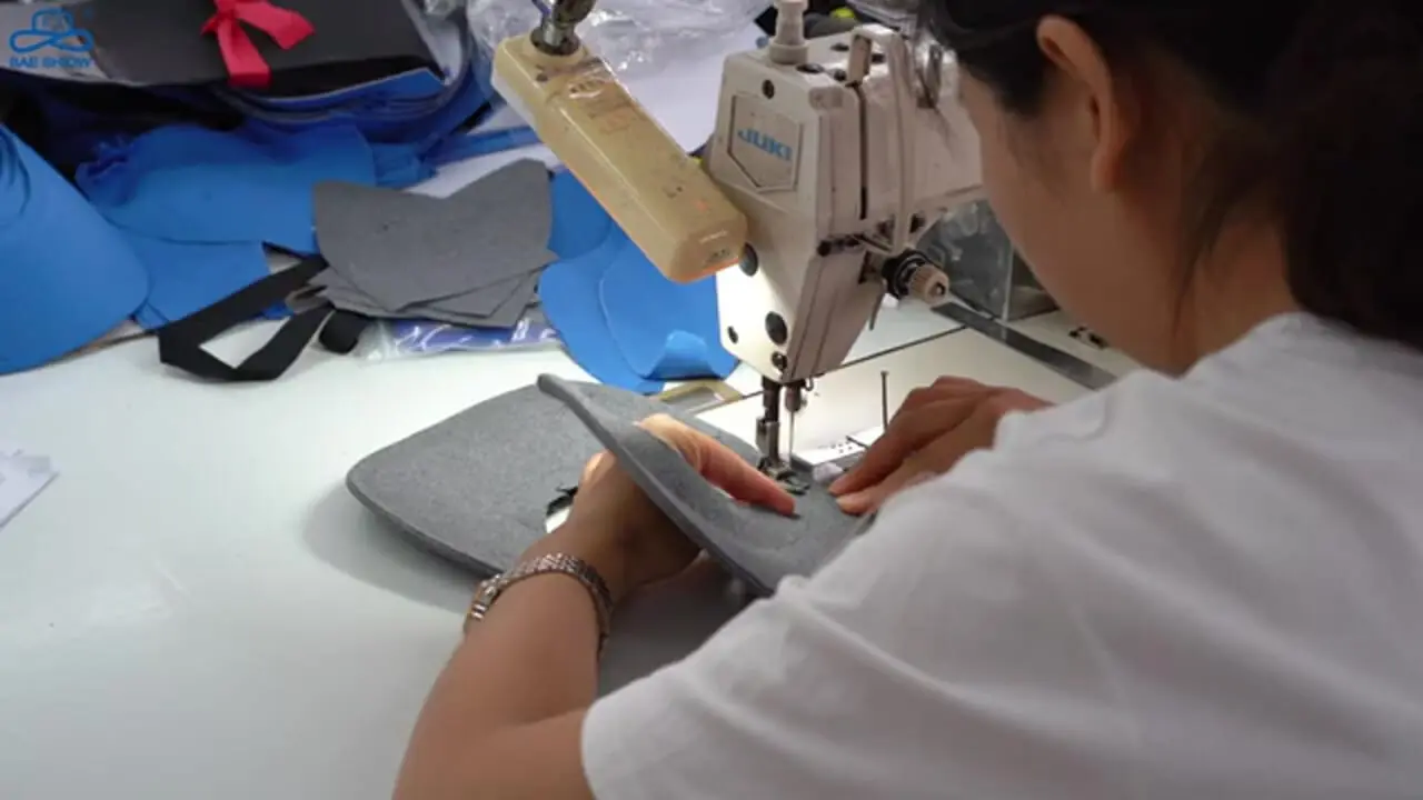 فرآیند تماشایی تولید انبوه کلاه نقابدار در کارگاهی در چین