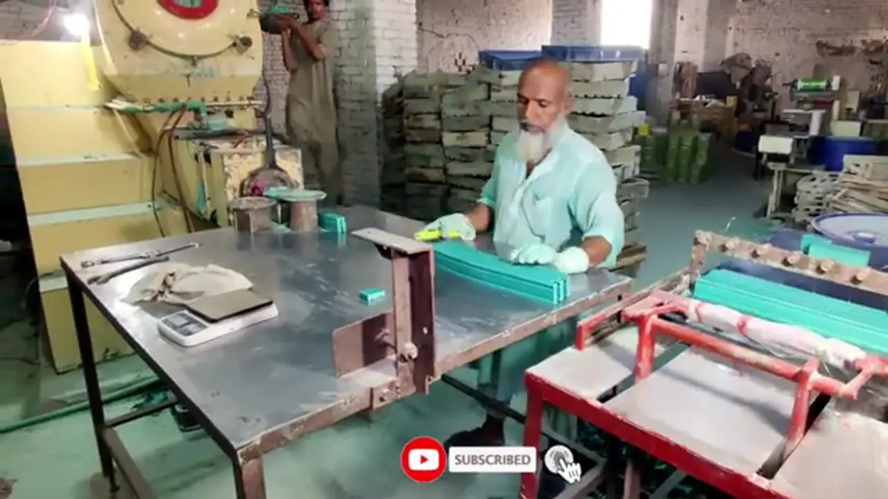 روند تولید سنتی صابون در کارگاهی در پاکستان از نمای نزدیک
